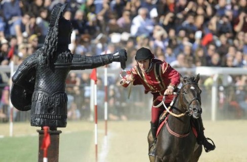 La Giostra della Quintana e gli intrepidi cavalieri senza paura
